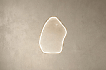 Oglinzi într-o ramă decorativă