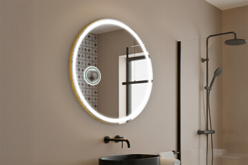 Oglinzi într-o ramă decorativă