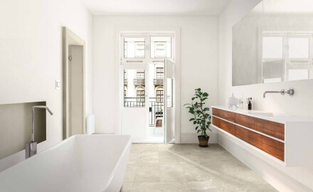 Gres pentru pardoseală 60x120, gri deschis, într-o nuanță caldă de bej, cu venă, mat, A4H140 Ermetica Bianco